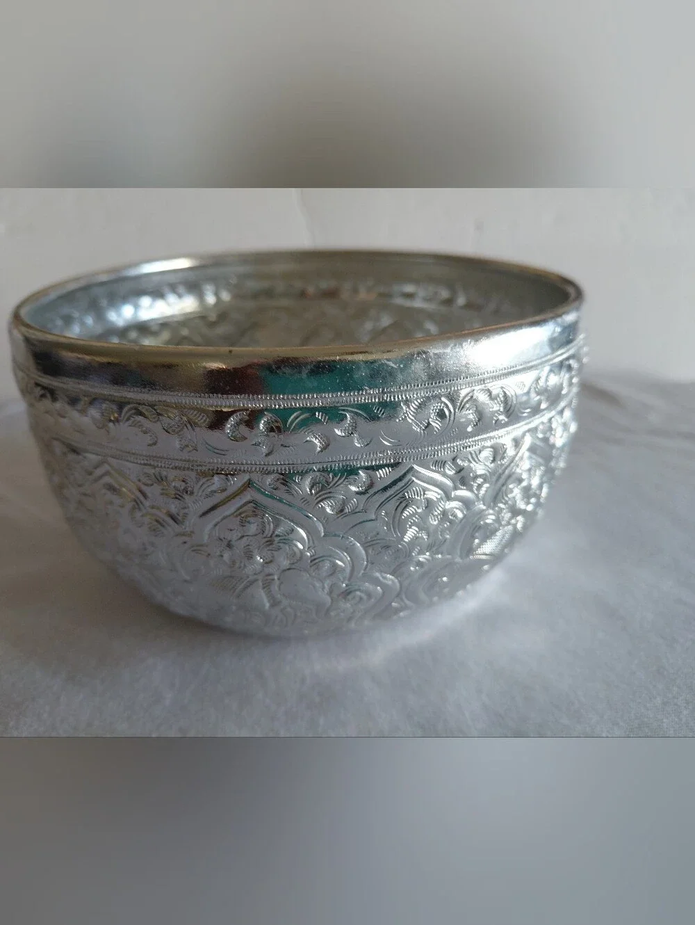 Ornate Silver Decorative Bowl - Elegant Home Accent NEW